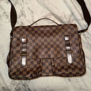 Louis Vuitton messenger